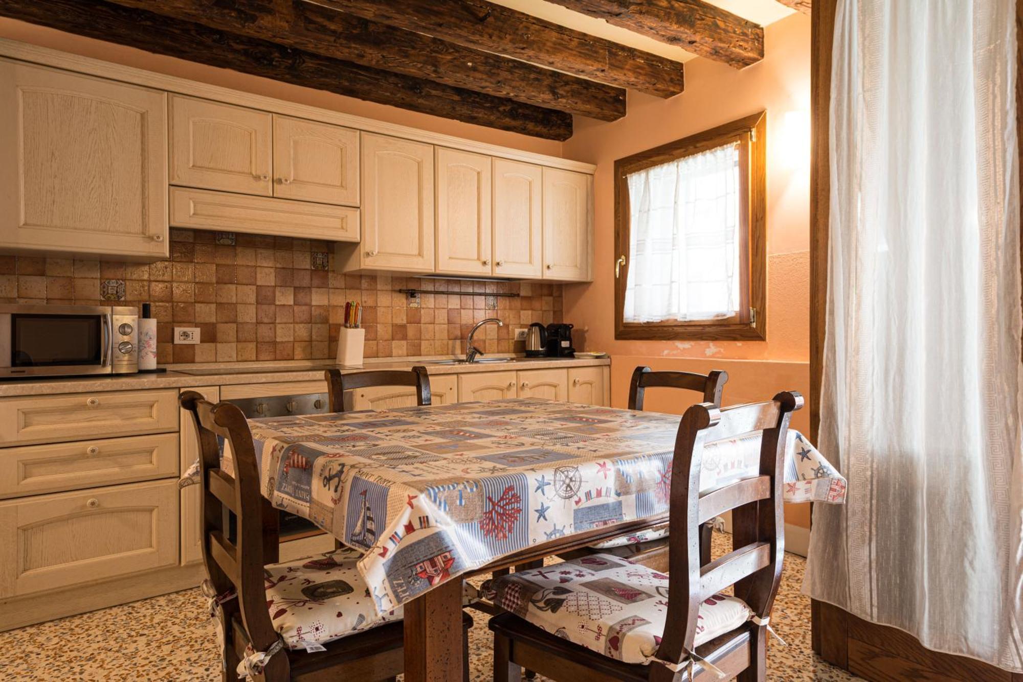 Appartement Lovely Flat With Canal View Near Rialto Bridge