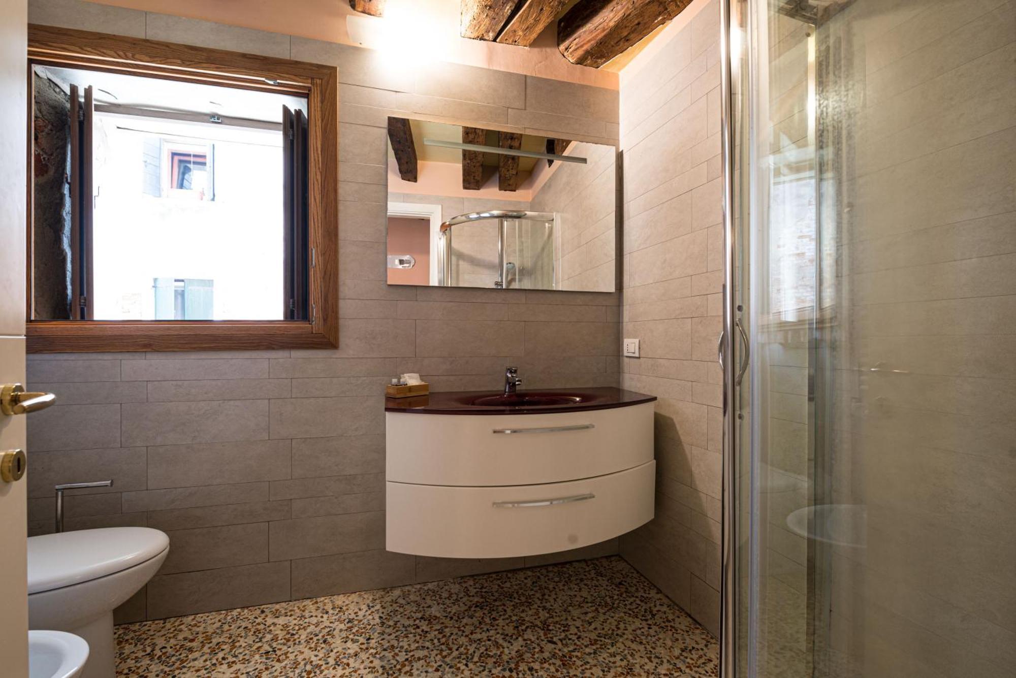 Appartement Lovely Flat With Canal View Near Rialto Bridge *